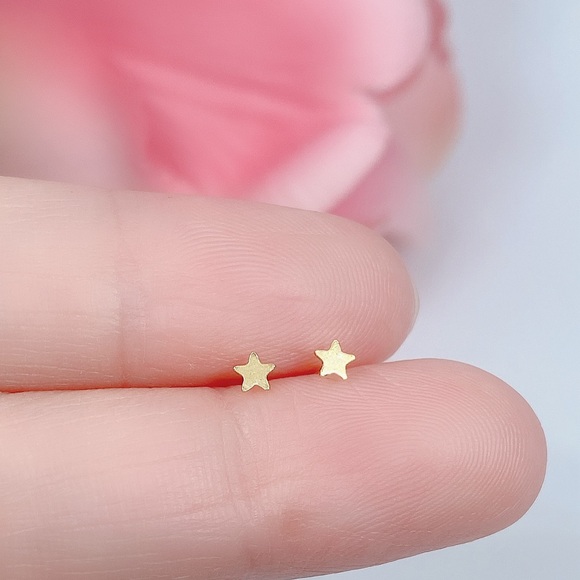 Two silver and gold star studs earrings -SS003 stars - Picture 3 of 8